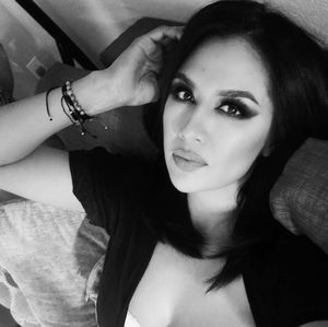 Meet your Posher, Claudia